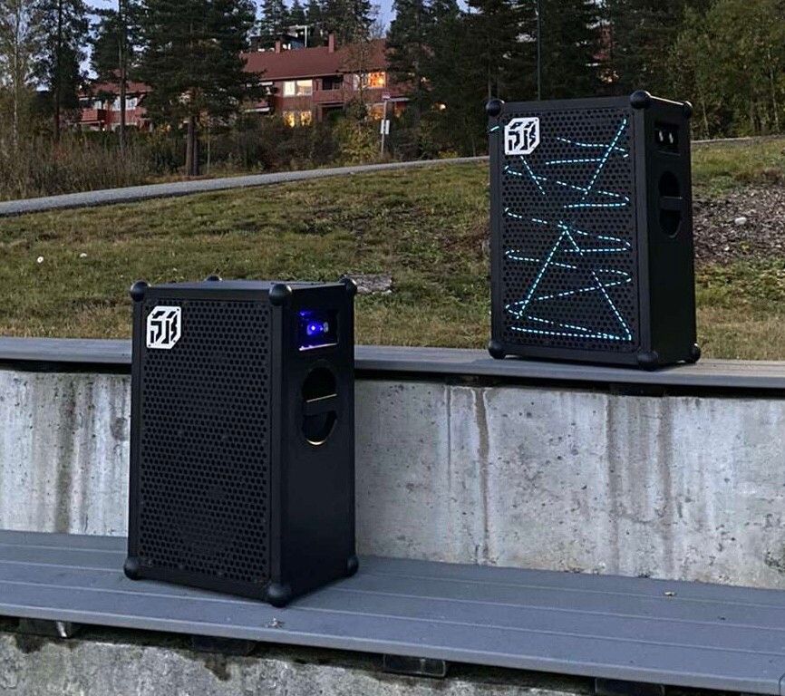 Soundboks 2 til utleie (1 2 stk) med mikrofon | FINN.no Soundboks 2 til utleie (1 2 stk) med mikrofon | FINN.no