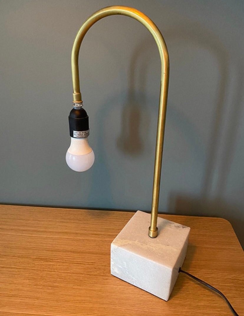 Lampe i marmor fra Home & Cottage | FINN.no Kjempekule Original Barn Light Electrics lamper | FINN.no