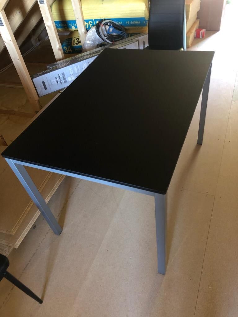 Bord og fire stoler | FINN.no Bord og fire stoler | FINN.no