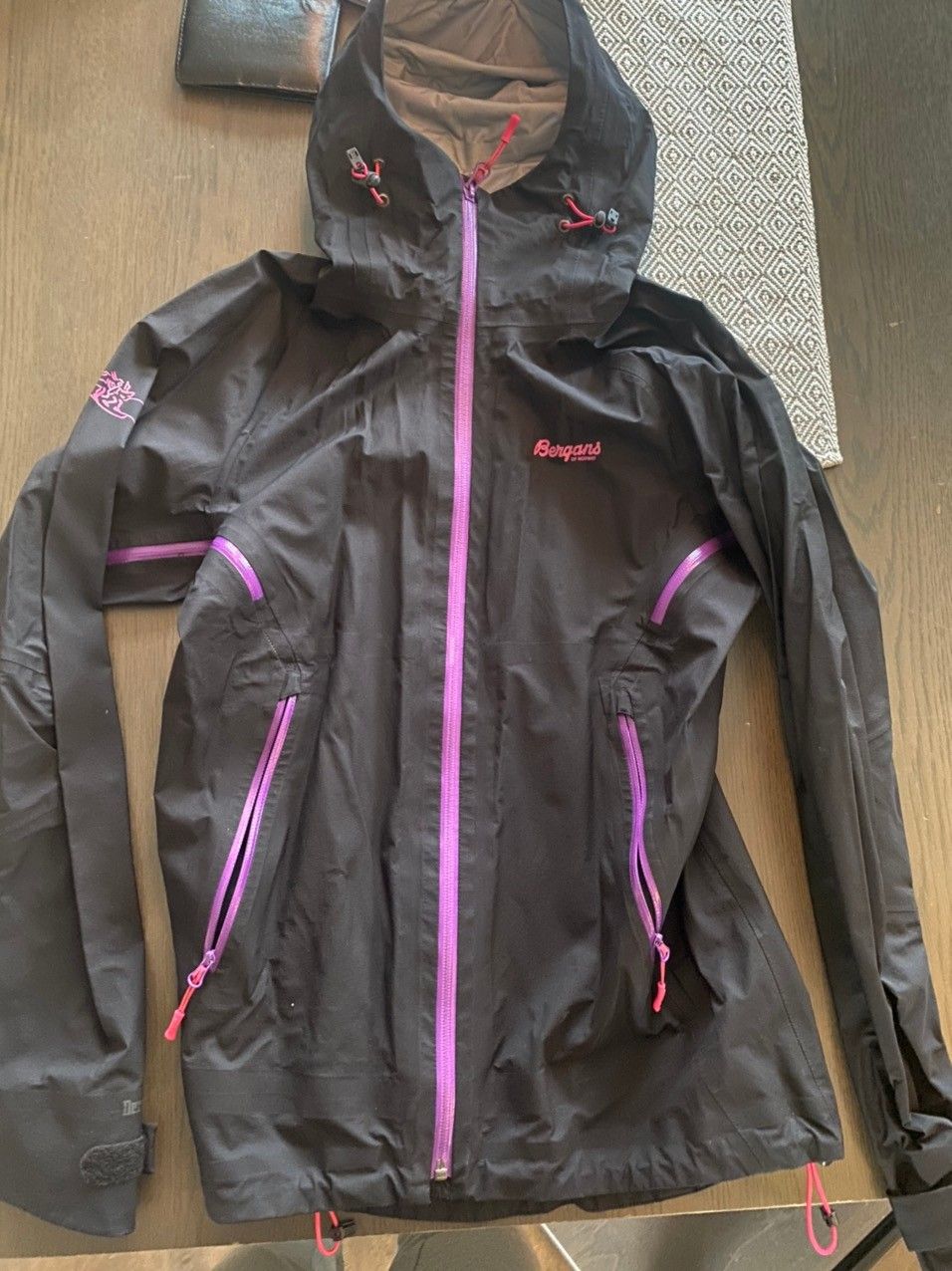 Bergans skalljakke Airojohka Lady Jacket | FINN.no Bergans Airojohka Damejakke str. S | FINN.no