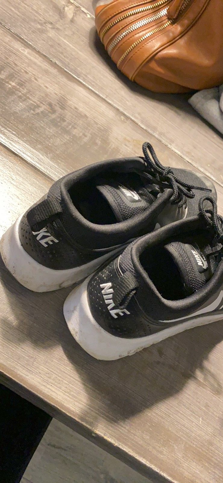 Nike sko nesten nye | FINN.no Nike joggesko dame, mørk grønne | FINN.no