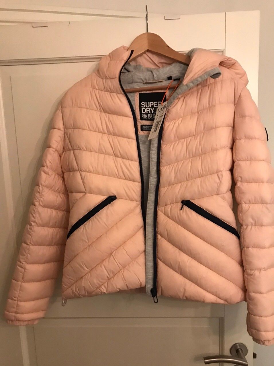 Fin og ny Superdry jakke i str M (170) som ble litt liten Fin jakke i Str 46 | FINN.no