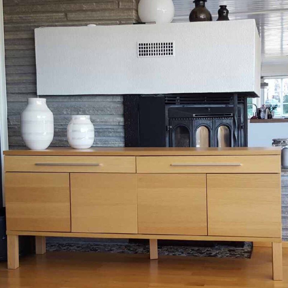 Skjenk TV benk Bjursta fra IKEA | FINN.no Skjenk TV benk Bjursta fra IKEA | FINN.no