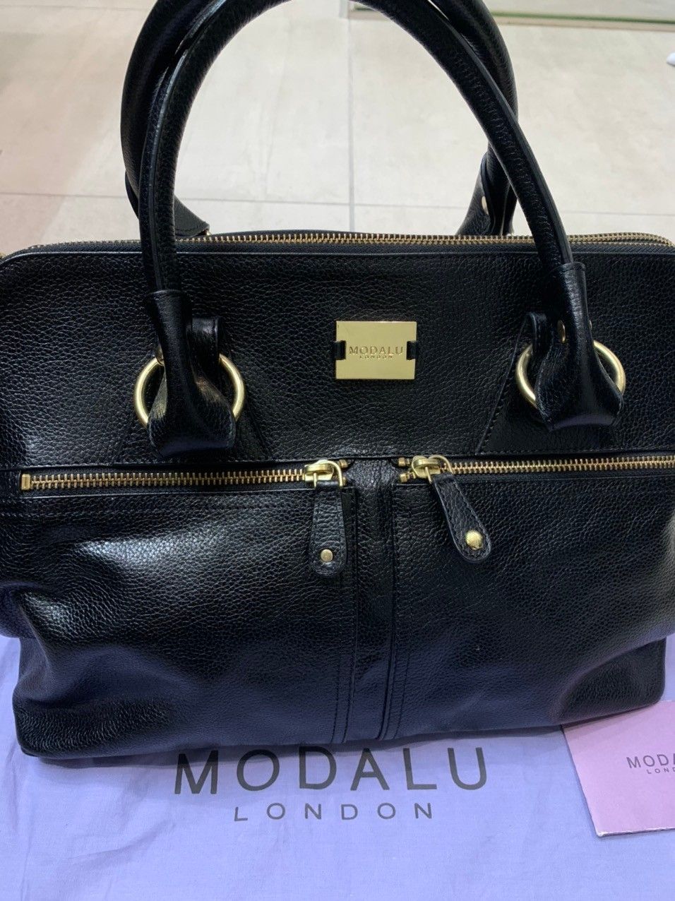 Modalu skinnveske | FINN.no MODALU skinn veske med dustbag | FINN.no