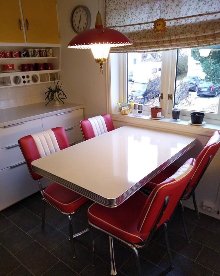 Bel Air spisesett bord og 4 stoler | FINN.no Bel Air spisesett bord og 4 stoler | FINN.no