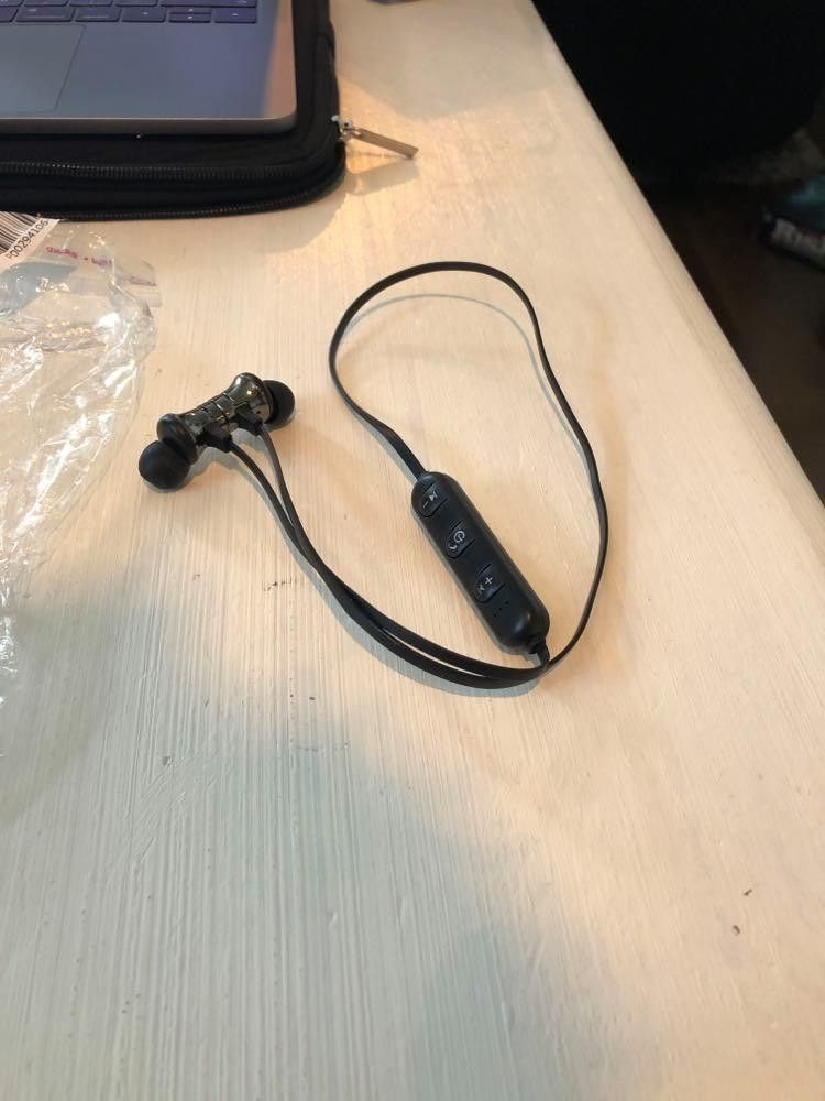 Bluetooth headset øreplugger | FINN.no Bluetooth øreplugger | FINN.no
