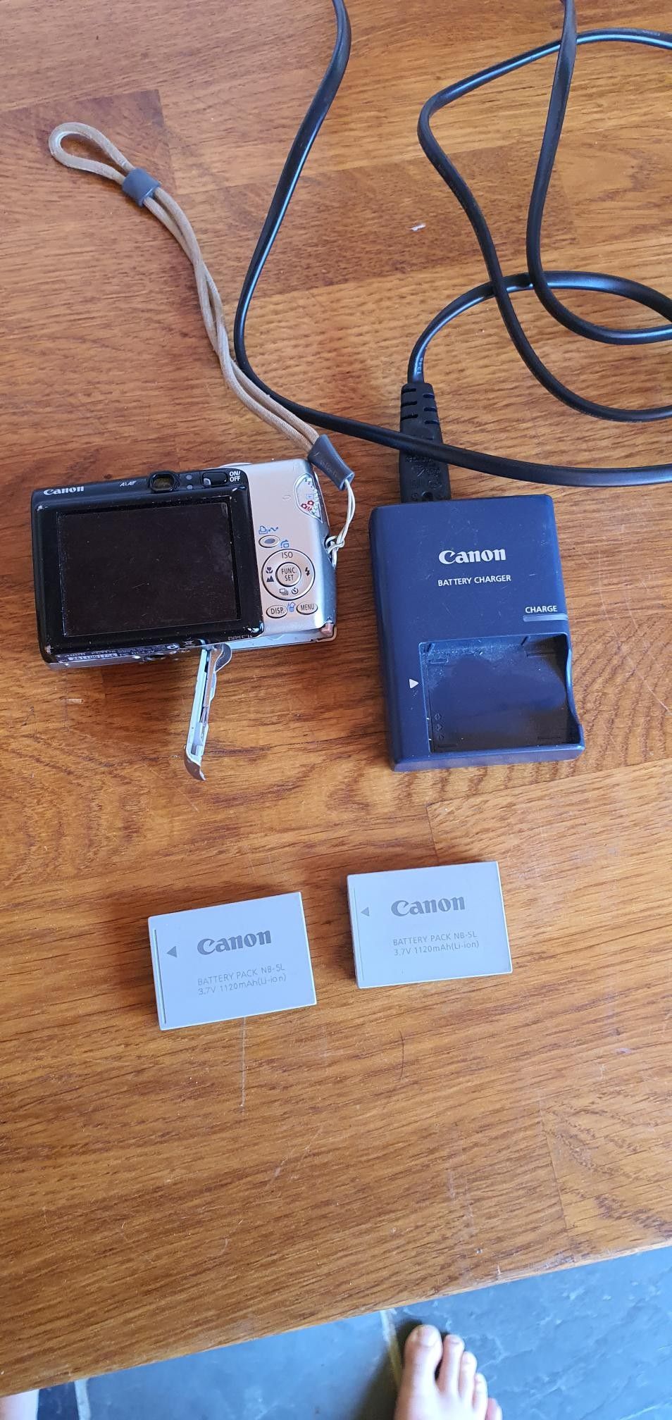 Canon batterier med lader og ødelagt kamera | FINN.no Ladere for Canon kamera batterier | FINN.no