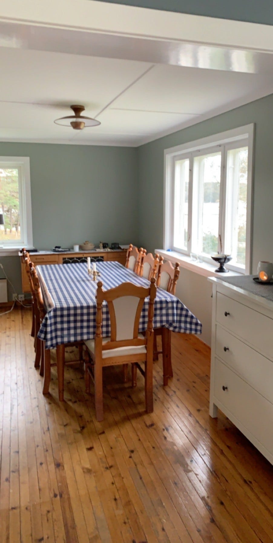 Spise plass i stua Galleribilde