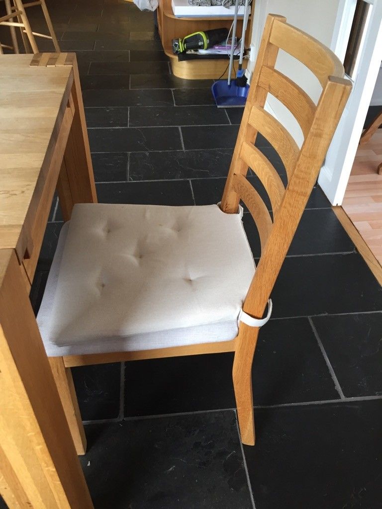 SOLGT Spisebord og 8 stoler selges | FINN.no 8 stoler til salgs samlet | FINN.no