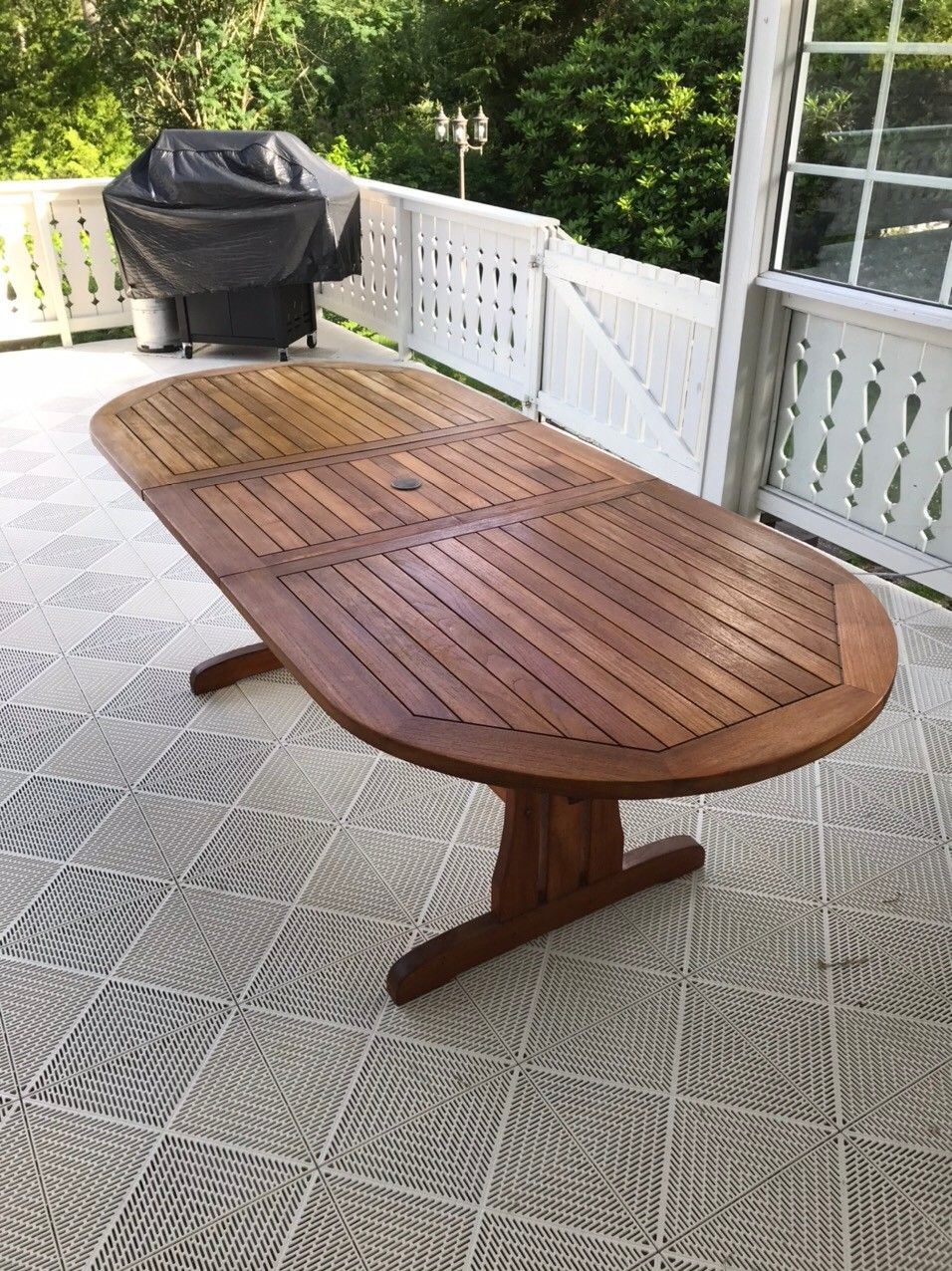 Teak bord | FINN.no Rundtovalt teakbord og stoler ønskes kjøpt | FINN.no