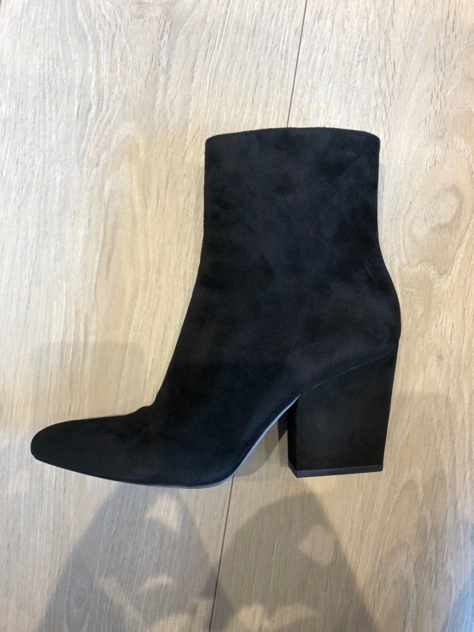 Alexander Wang støvletter semsket svart, str 38 | FINN.no Alexander Wang støvletter semsket svart, str 38 | FINN.no