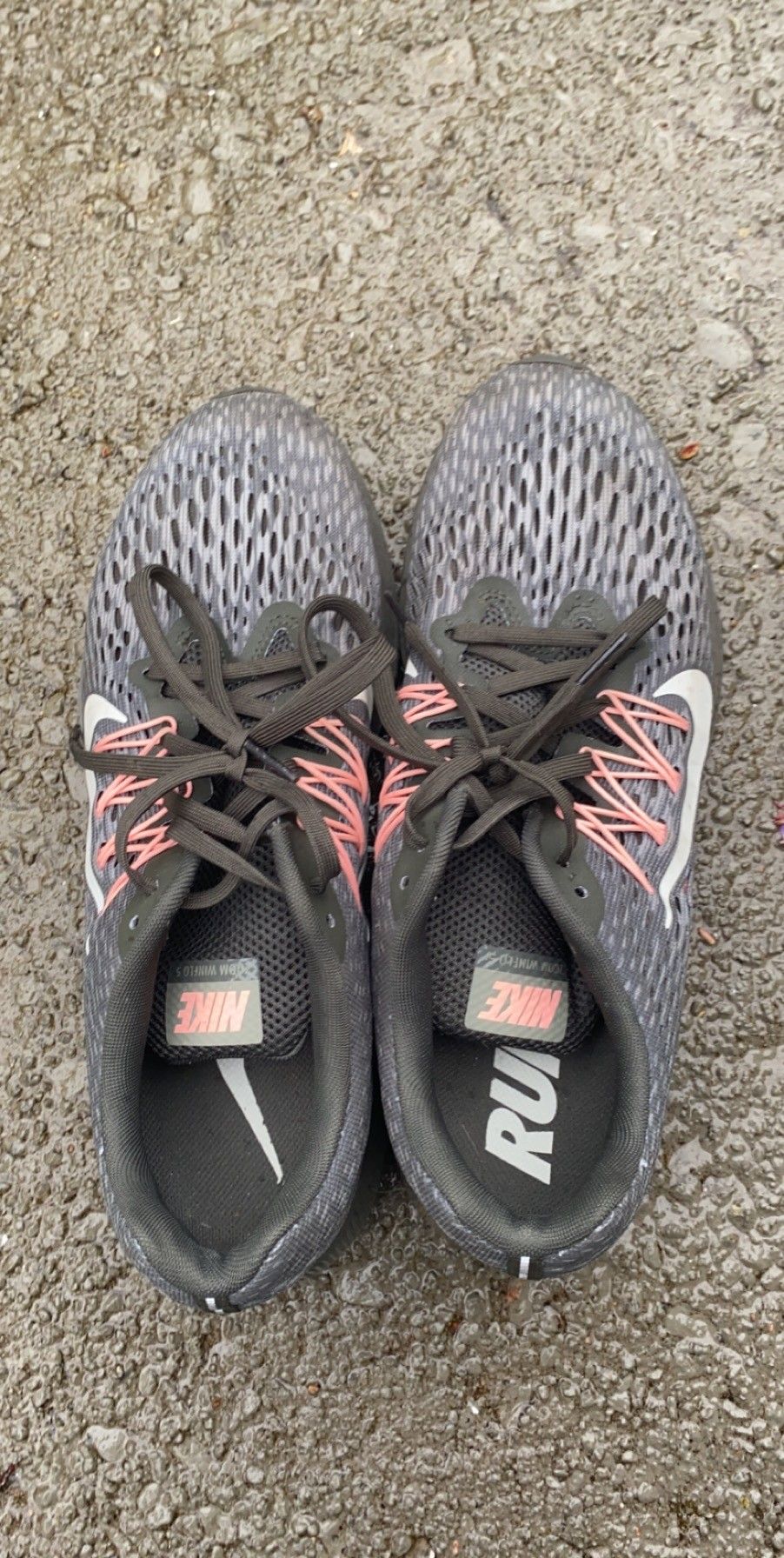 Nike sko. De er størrelse EU 42. Lite bruk, god tilstand Nike sko lite brukt | FINN.no
