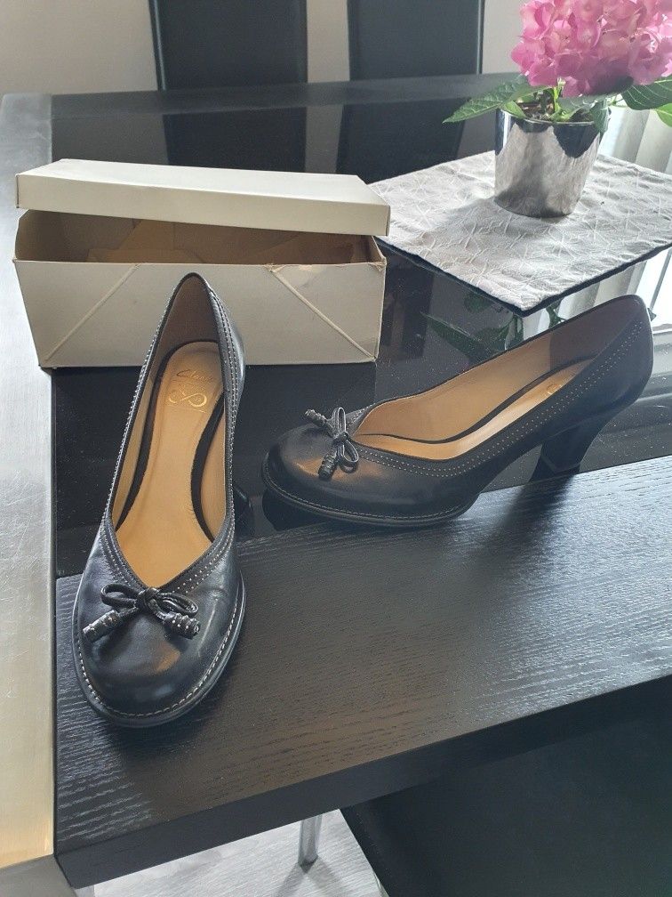 2 par nye Clarks sko str 41 | FINN.no Clarks sko selges | FINN.no