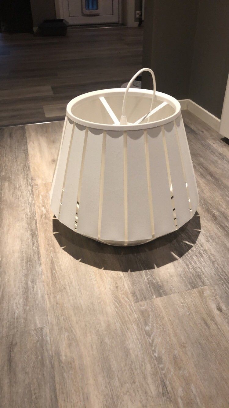 Lampe | FINN.no 1) Lampe til salgs | FINN.no | Lamper, Finér, Lagring