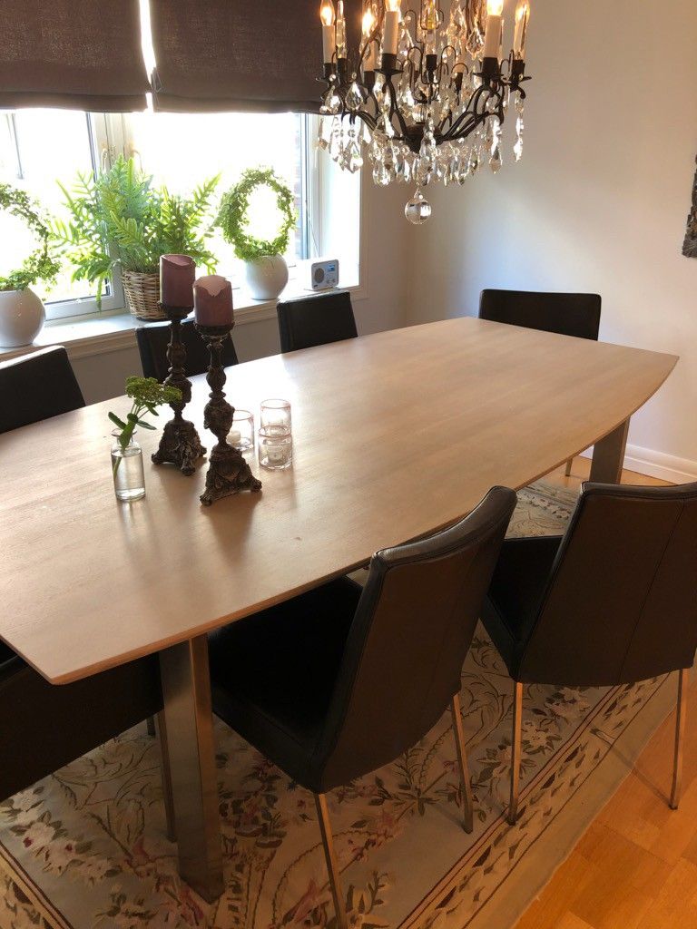 Dansk design, spisebord fra Annekset interiør , eik | FINN.no Silo spisebord fra Skeidar med fire stoler | FINN.no