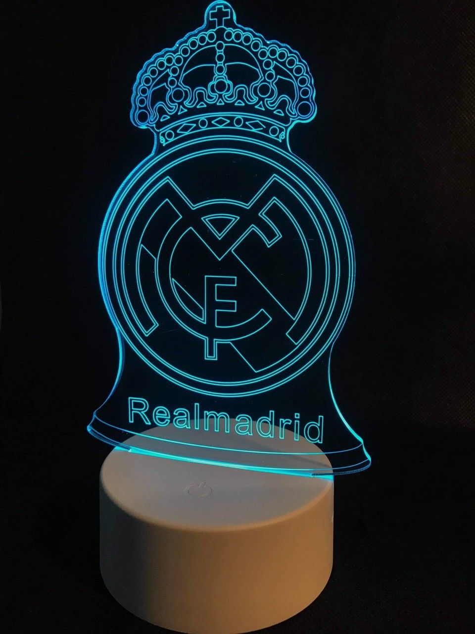 Helt ny Real Madrid led lampe | FINN.no Helt ny Real Madrid led lampe | FINN.no