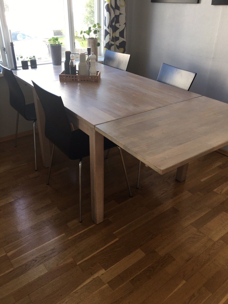 Skagen spisebord, hvitoljet fra Bolia | FINN.no Skagen spisebord | FINN.no