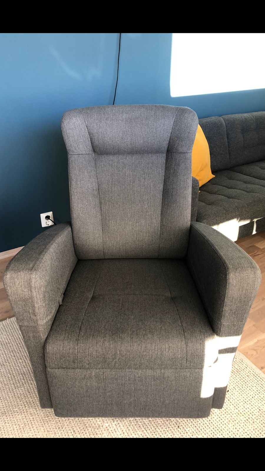 Nydelig god lenestol Royal Incliner | FINN.no Royal Recliner Tekstil Inari 1438 72 lys grå Lenestol