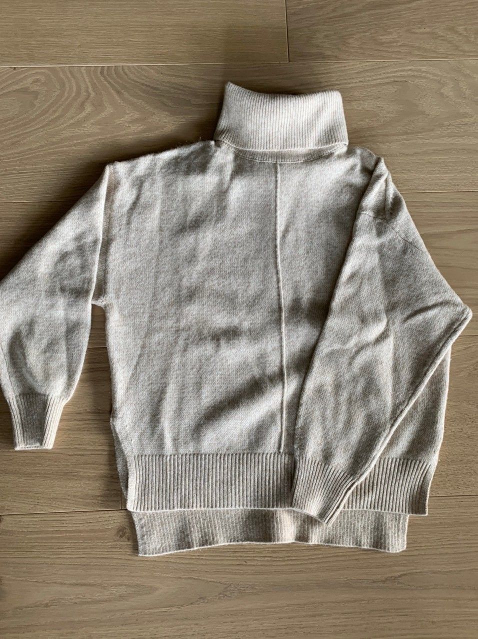 Nesten ubrukt genser fra H&M | FINN.no Genser fra H&M | FINN.no