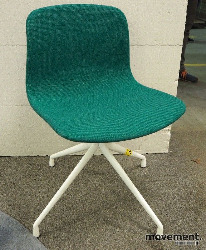 19 stk Hay About a chair AAC10 konferansestol i grønt stoff 19 stk Hay About a chair AAC10 konferansestol i grønt stoff