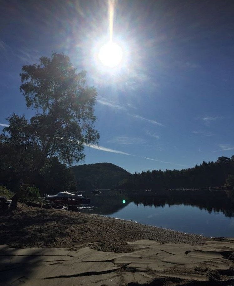 Badestranden ved hyttefeltet Galleribilde