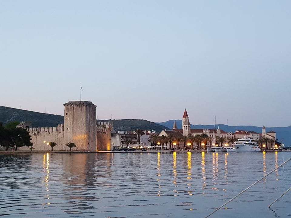 Trogir fra vannet Galleribilde
