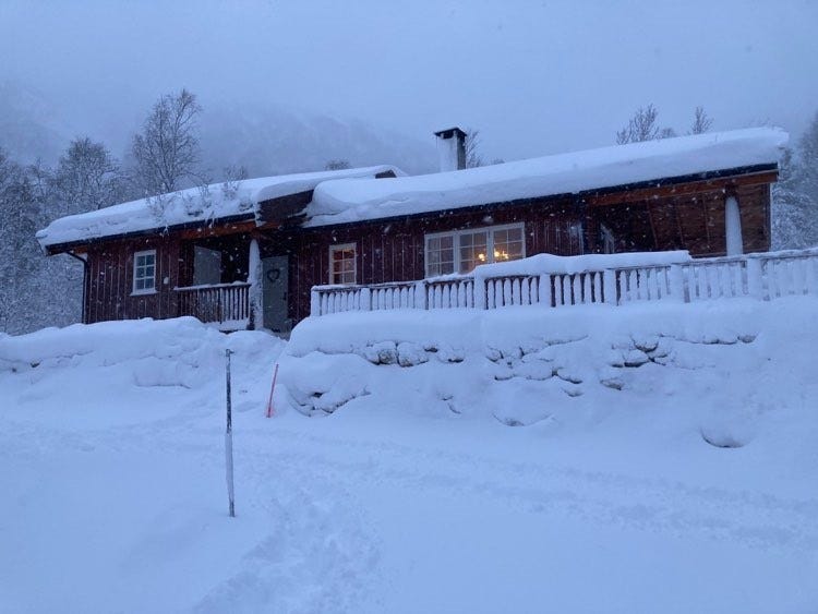 Hytta på vinteren Galleribilde
