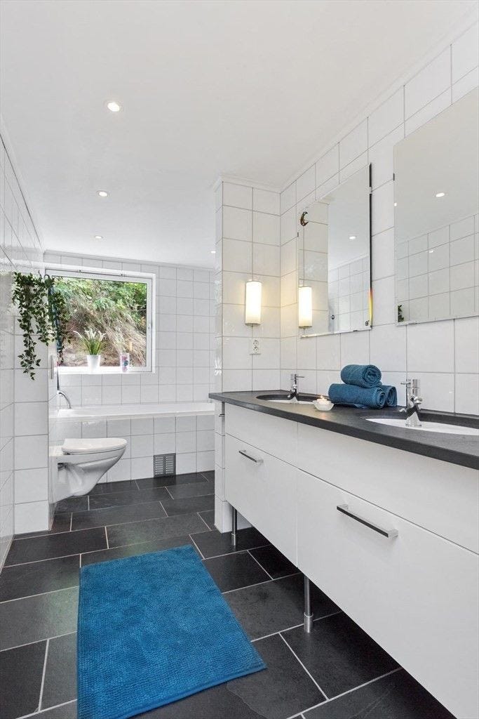 Bad II med badekar og dusj Galleribilde