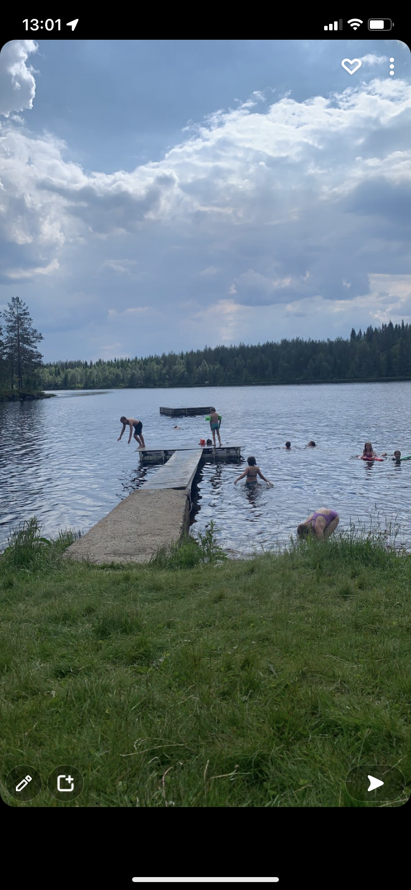10 min til badestrand med flytebrygger Galleribilde