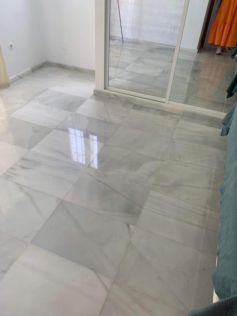 Soverom 2 nede (nye marmorgulv i juni 2022) Galleribilde