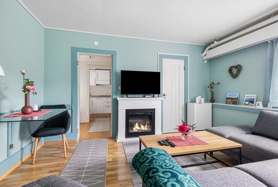Stue med sittegruppe og spisebord Galleribilde