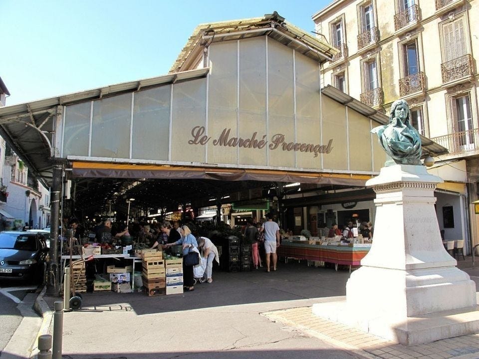 Matmarkedet Marche ProvencalPopulær lunsj restaurant- åpent alle dager unntatt man Galleribilde