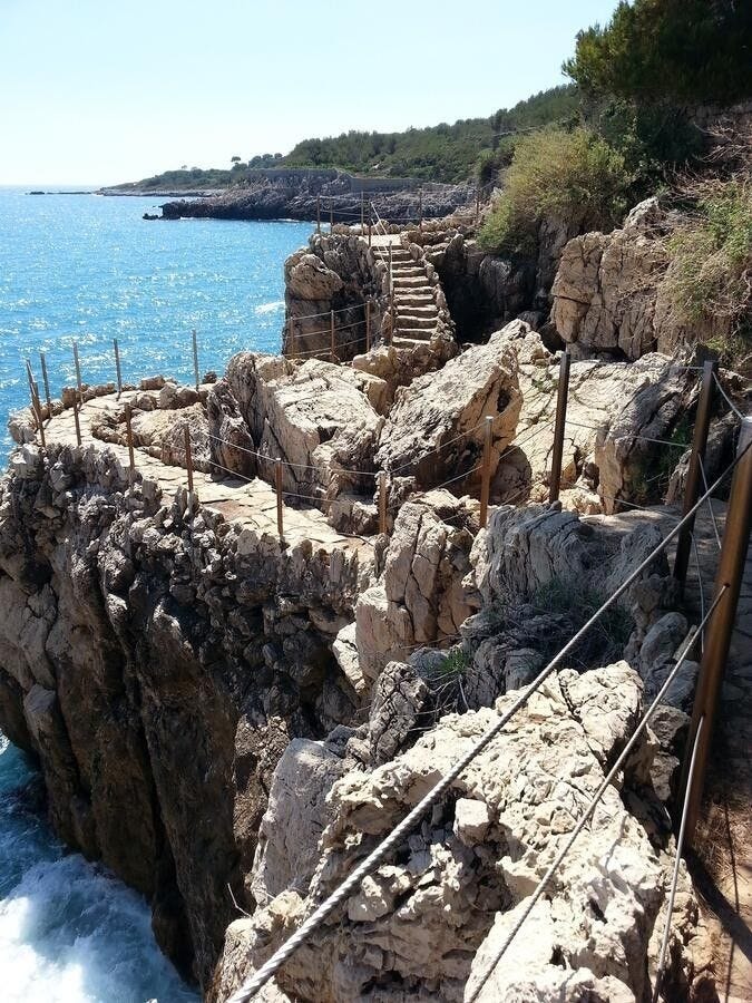 Vandretur fra Antibes - rundt Cap Antibes til Juan les Pins Galleribilde