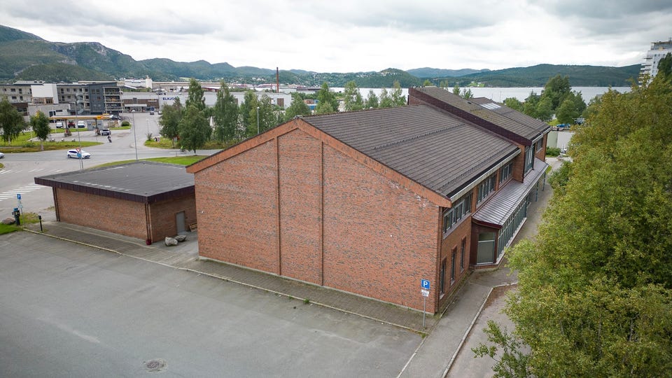 Kontoreiendom midt i Namsos sentrum - ledig for omgående innflytting