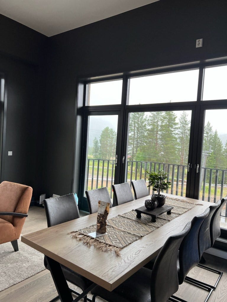 Spisebord til 8 stk Galleribilde