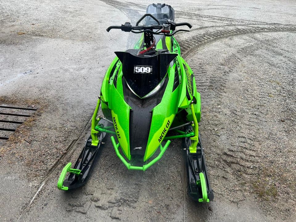 2017 Arctic Cat Hardcore M8000 153 2017 Arctic Cat Hardcore M8000 153