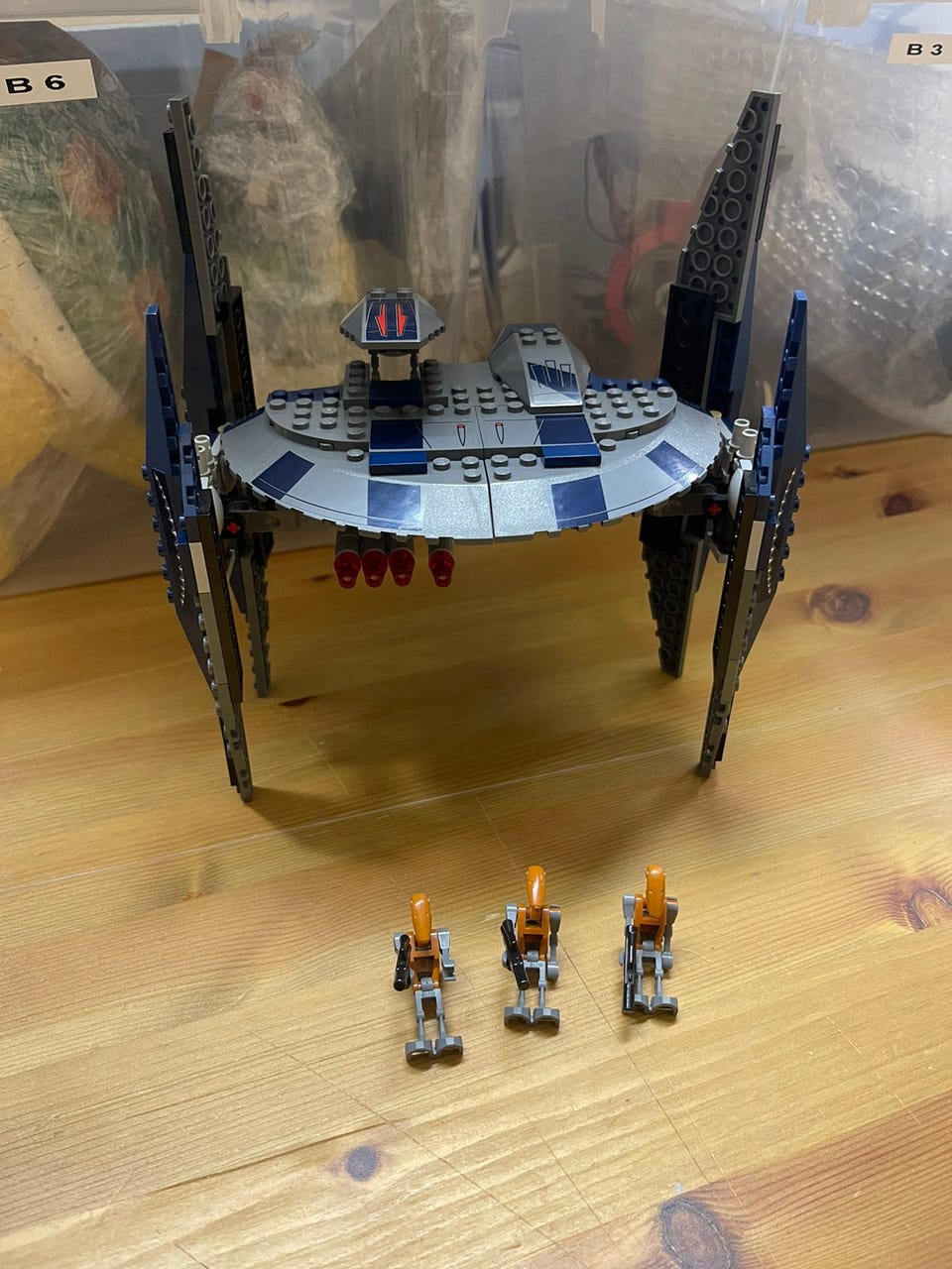 LEGO Hyena Droid Bomber 8016 FINN-torget