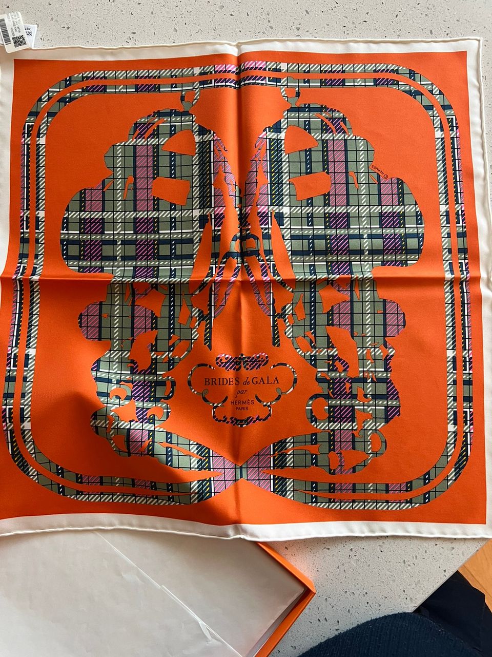 HERMES スカーフ Brides de Gala Tartan scarf 45 直営店包装 HERMES スカーフ Brides de Gala Tartan scarf 45 直営店包装