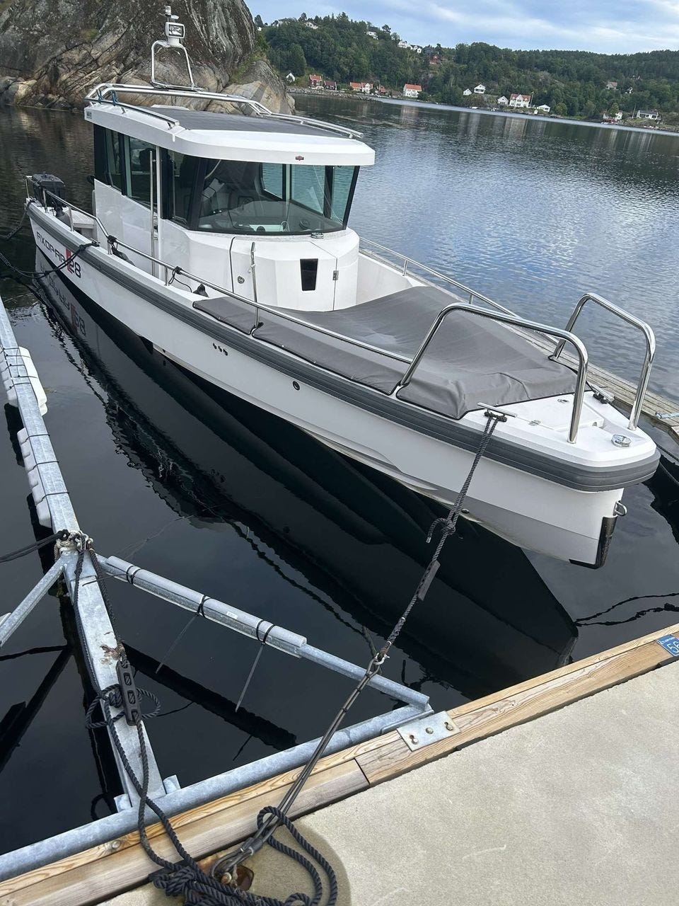 Axopar 28 - 300 hk motor Mulig å leie Galleribilde