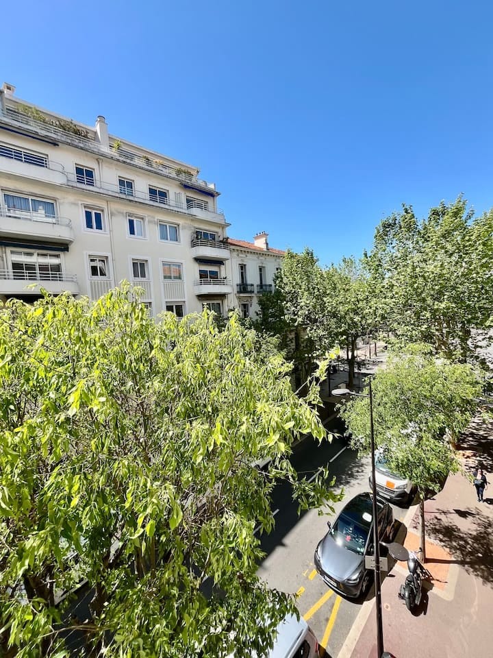 Utsikt fra terrassen - her ser du Place de Gaulle Galleribilde