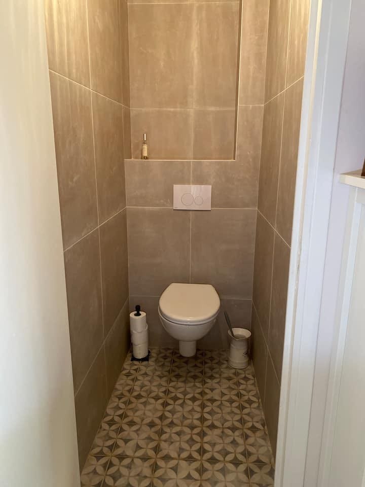 Separat toalett Galleribilde