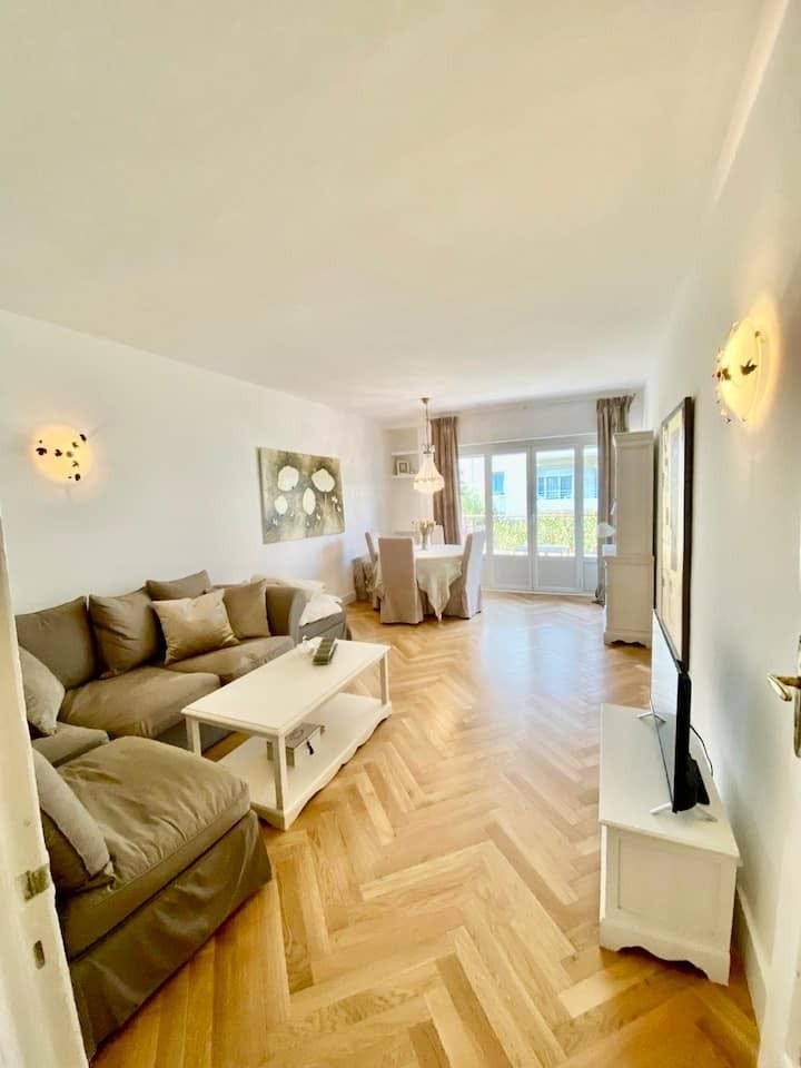 Romslig stue Galleribilde