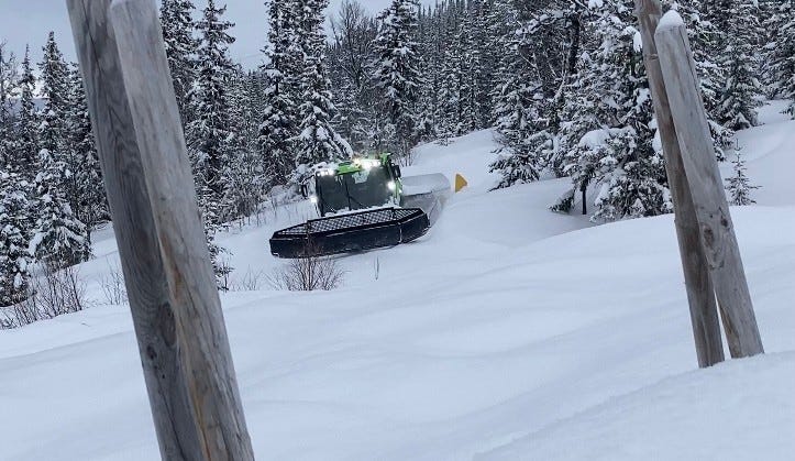Prepper’n kommer helt frem til hytta! Inn og ut av alpinanlegget går fra hyttedøra. Galleribilde