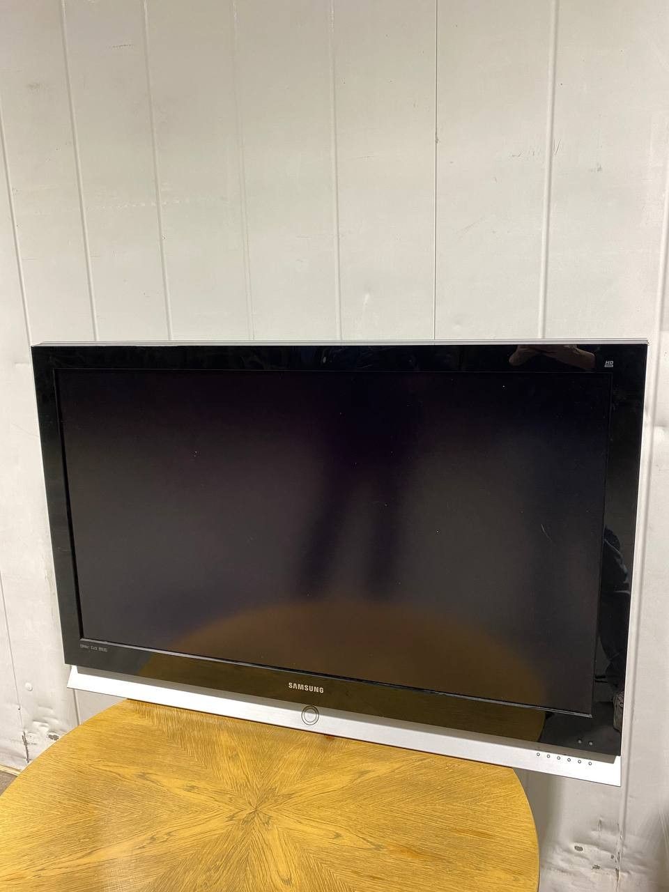 ny-samsung-the-frame-ramme-i-hvit-2024-65-tommer-finn-torget