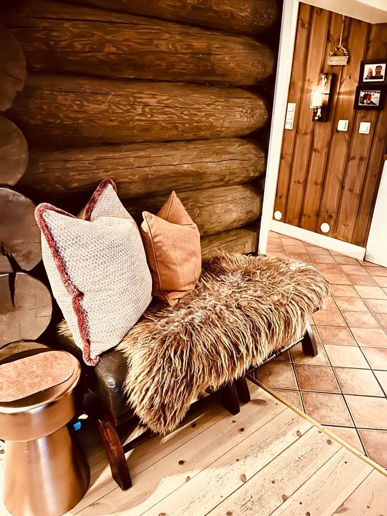 Venteplassen mens kokkene holder på med mat kan de som sitter der nyte ett glass bobler eller brus! Galleribilde