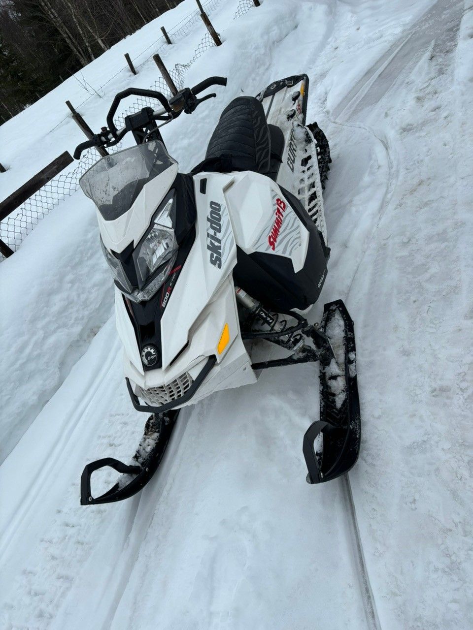 Til salgs Ski doo Summit burton 2016 800 ccm Sn scooter