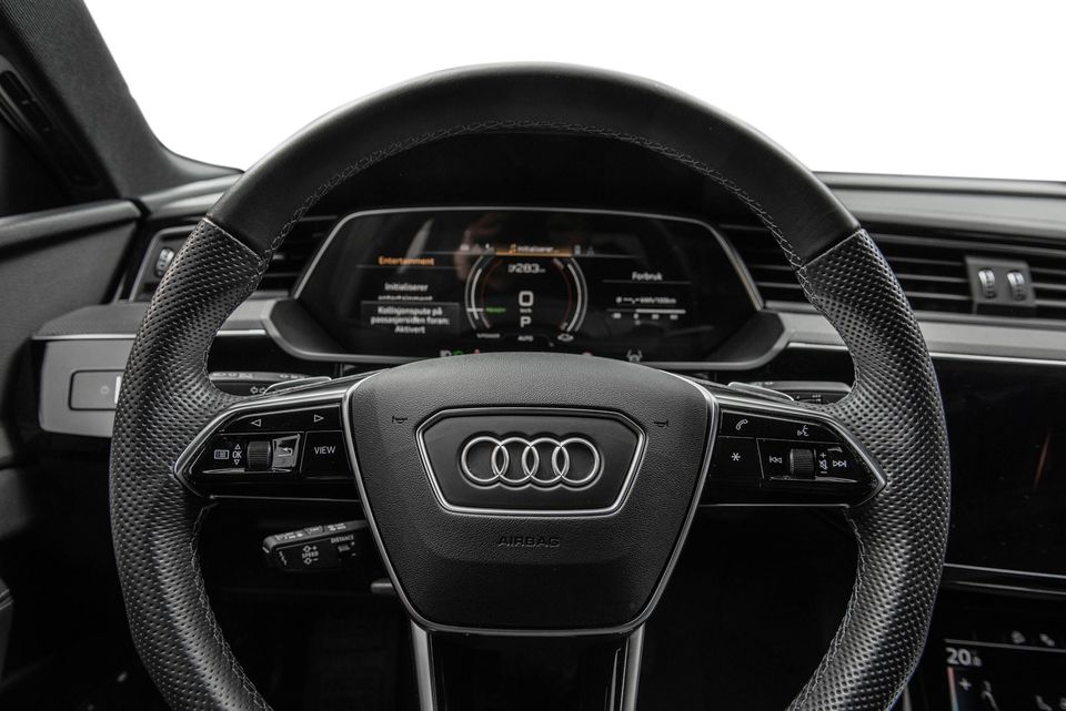 Audi virtual cockpit gir deg heldigitalt instrument som gir all nødvendig info rett foran deg