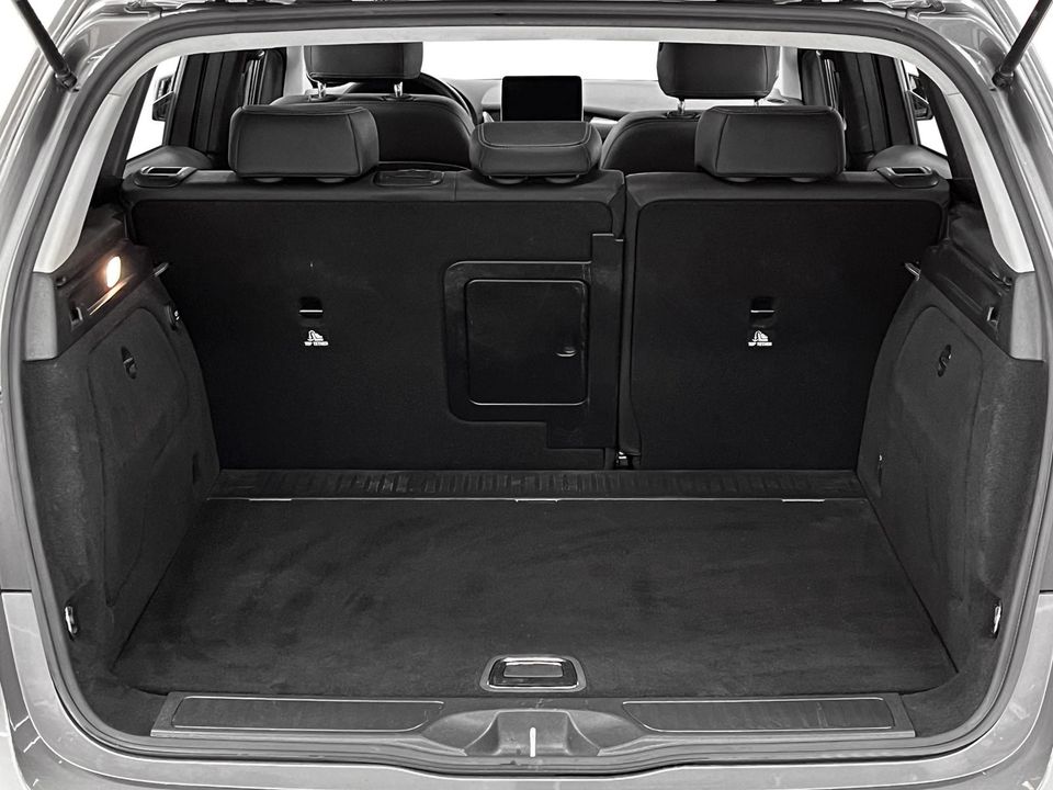 I bagasjerommet kan bilen skinte med god plass, perfekt for helgeturer eller lengre ferieturer med bilen