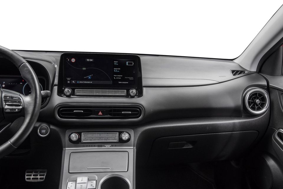 Med appen Hyundai Bluelink kan du enkelt fjernstyre bilens klimaanlegg, sjekke ladestatus, låse opp og igjen bil mm.