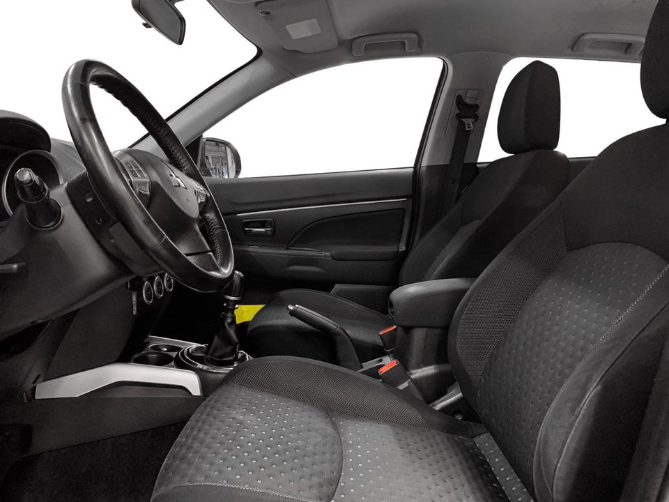 Her setter du deg rett inn i bilen og sitter høyt og oversiktielig.